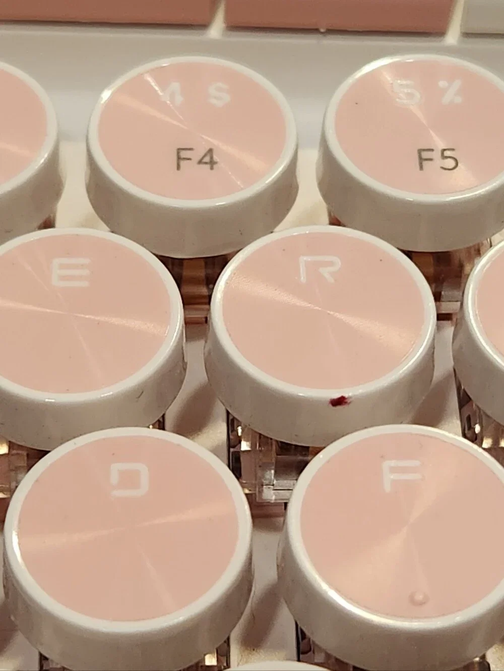 Retro Round-Key Wireless Keyboard in Blush Pink and White